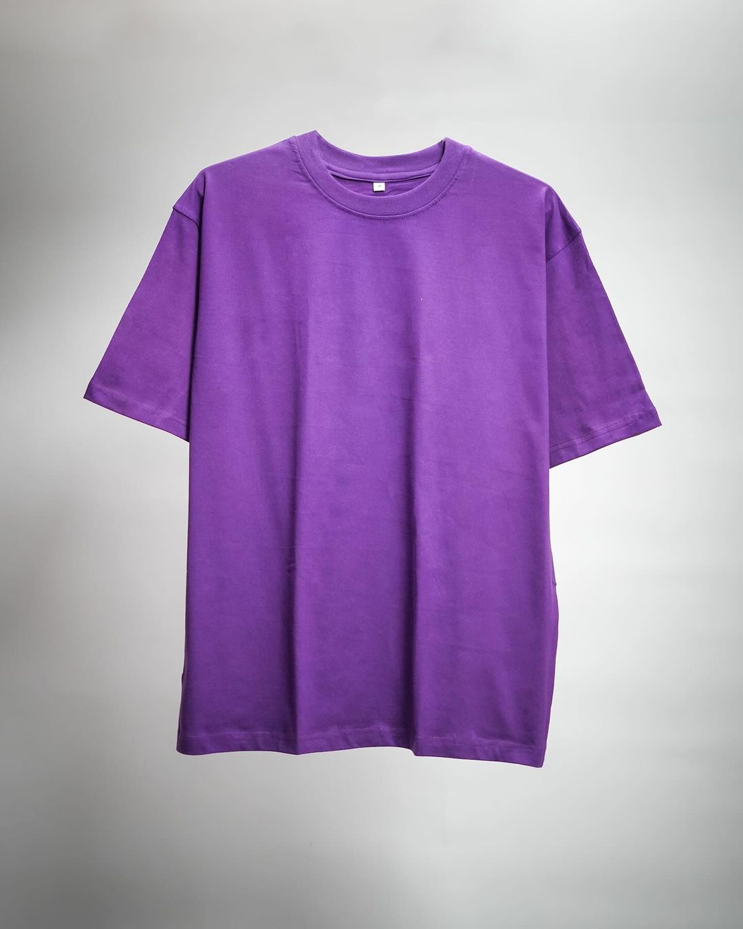 Blank T-shirt for men and women
